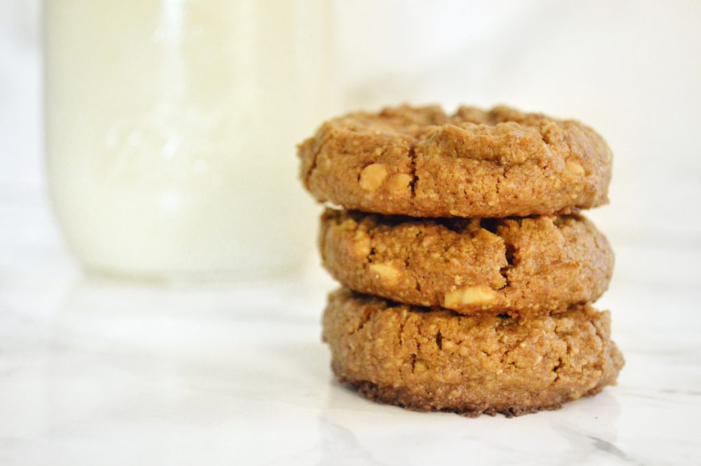 Easy 4 ingredient peanut butter cookies