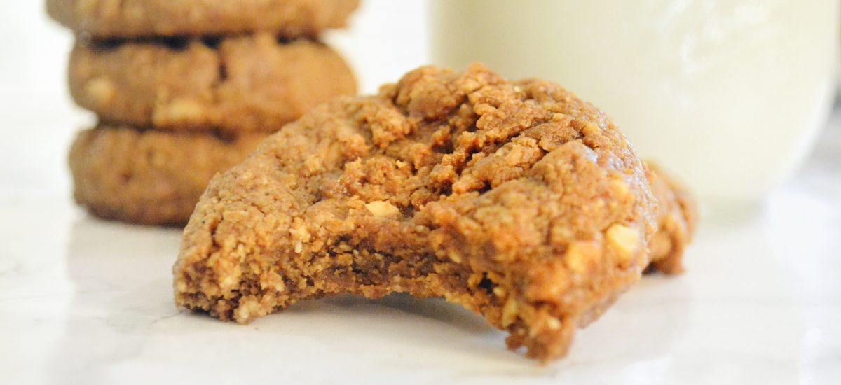 Easy 4 Ingredient Peanut Butter Cookies